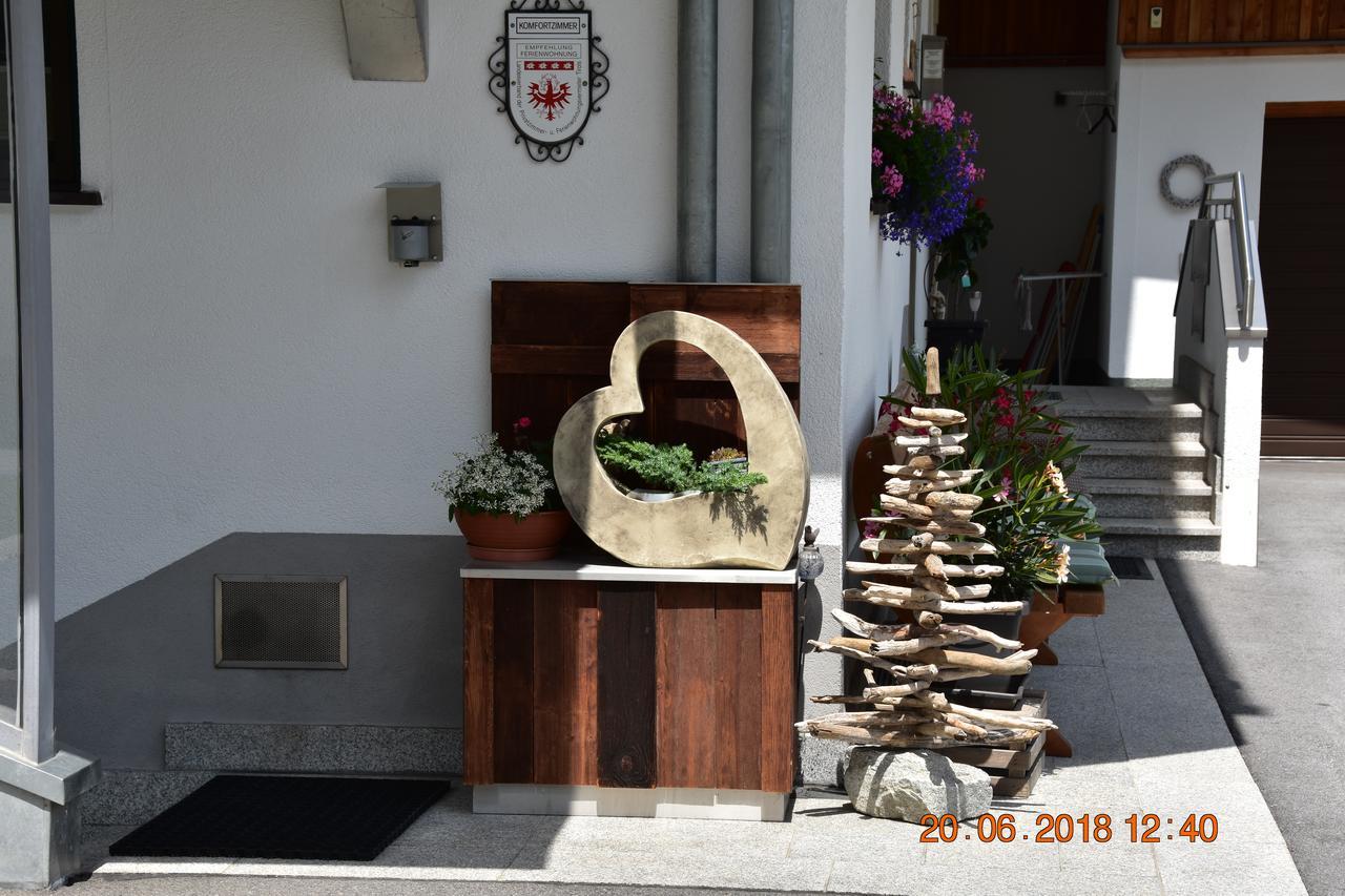 Gaestehaus Alpina Σανκτ Αντόν αμ Άλμπεργκ Εξωτερικό φωτογραφία